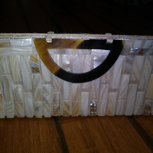 Twisted Orchard Shell Pocket Book